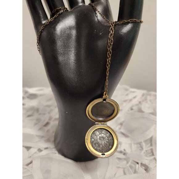 Vintage Floral Locket Necklace – Antique Bronze Round Pendant - Picture 4 of 10